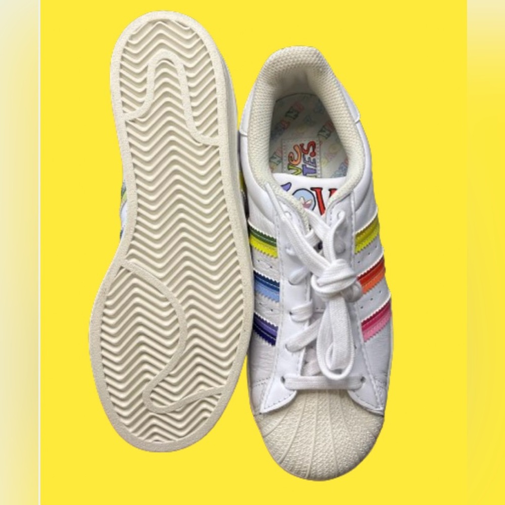 Adidas, Love Unites US 4 1/2 new never worn